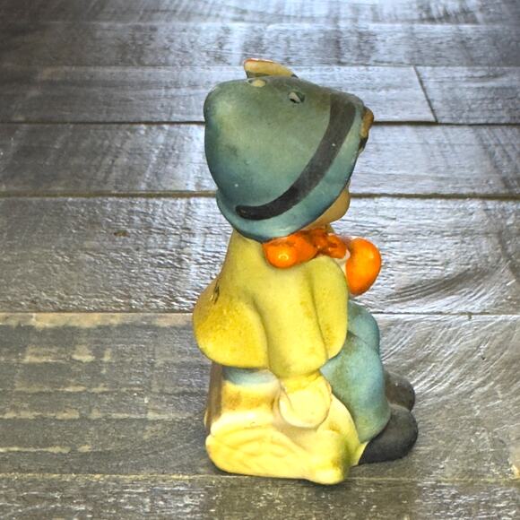 Vintage Salt Shaker Hummel Style Boy On Log - Picture 6 of 7
